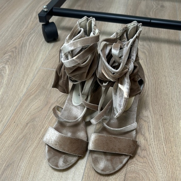 Jeffery Campbell Champagne Faustino Velvet Strappy heels Size 8.5 - Picture 2 of 8